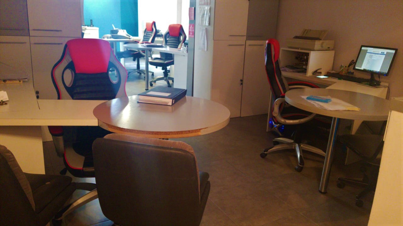 Detalle de escritorio y documentos